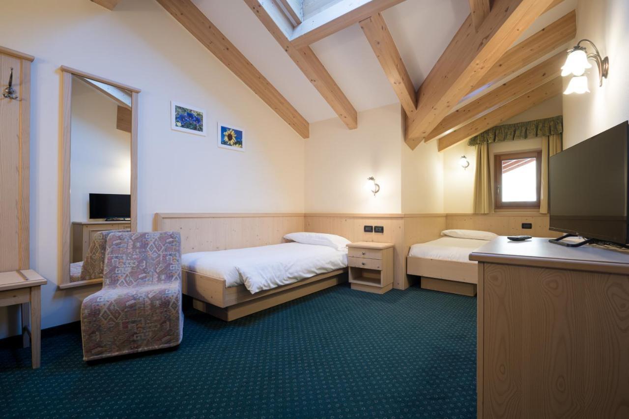 Hotel Crepei Pozza di Fassa Extérieur photo